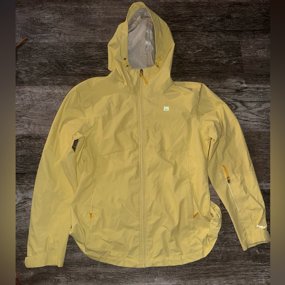 Lightly used Avalanche Medium Women’s Jacket selling for a steal